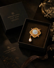 Celestial Muse Pearl Brooch – Vintage Goddess Emblem Pin hantangstyle