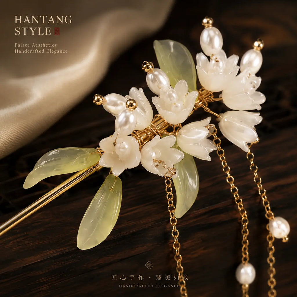 Moon Blossom Jade Leaf Tassel Hairpin