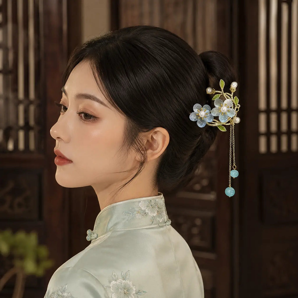 Azure Blossom Pearl Tassel Hairpin