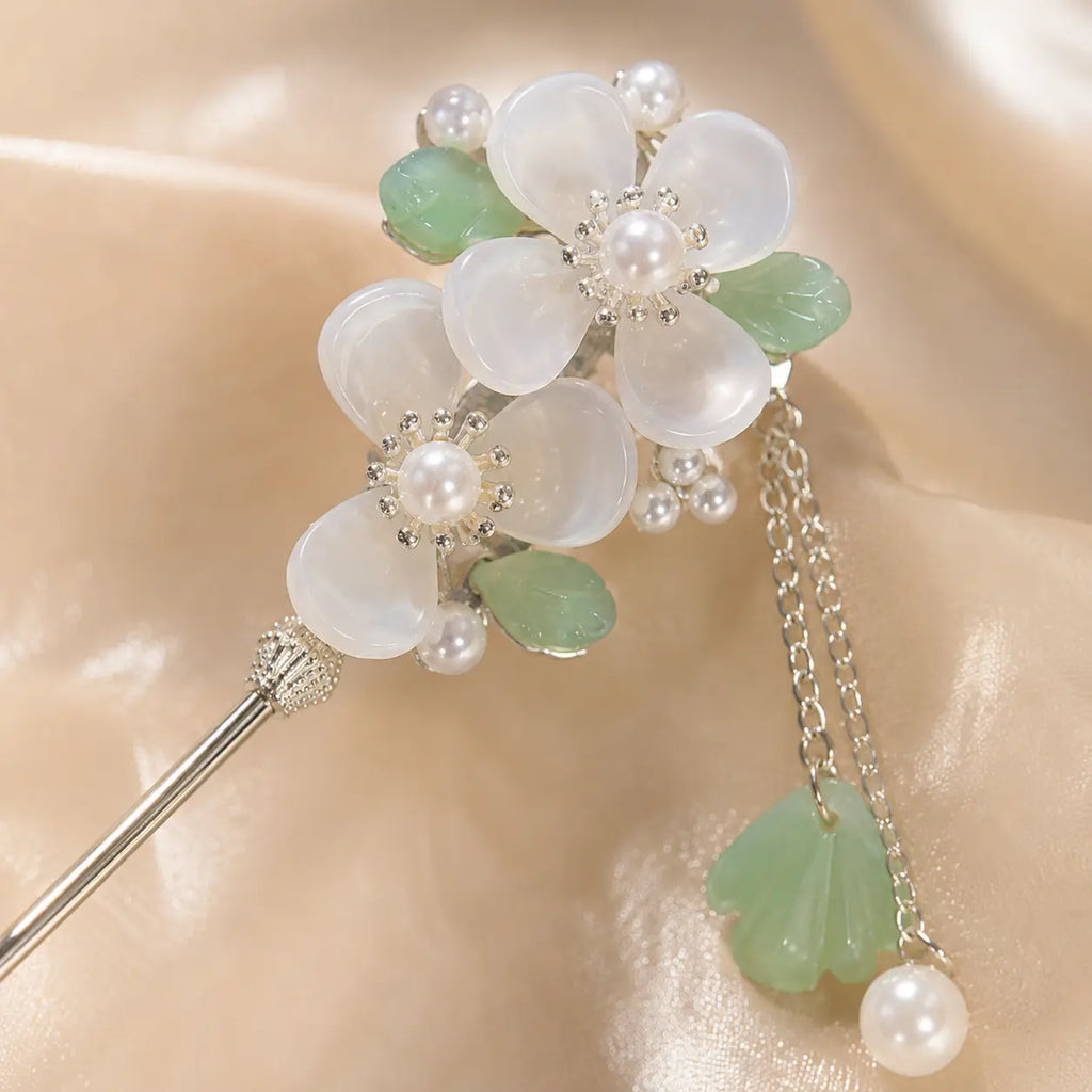 Jade Petal Blossom Tassel Hairpin