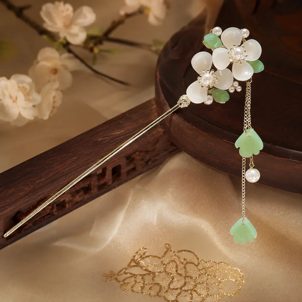 Jade Petal Blossom Tassel Hairpin