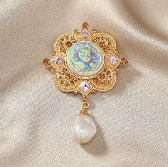Celestial Muse Pearl Brooch – Vintage Goddess Emblem Pin hantangstyle